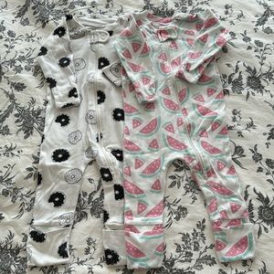 2 pajamas, M+A, 3-6M
